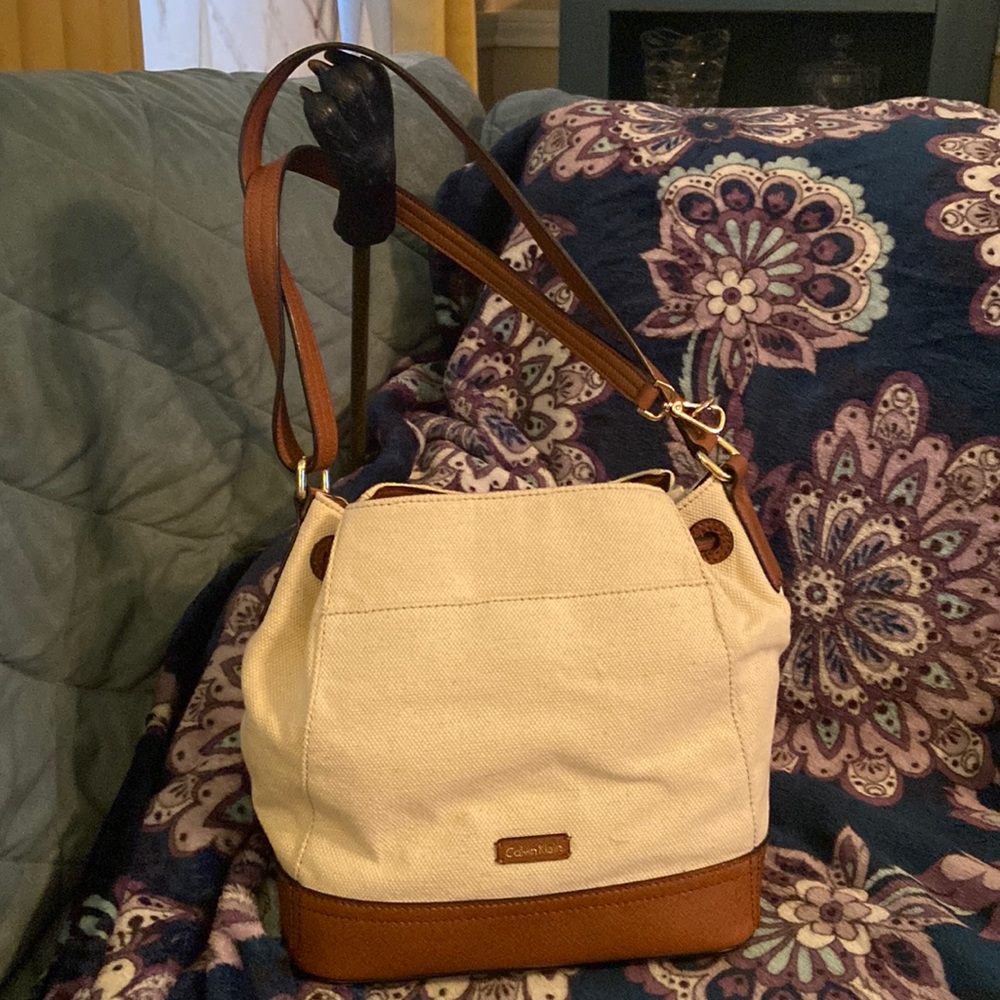 Summer staple bucket bag